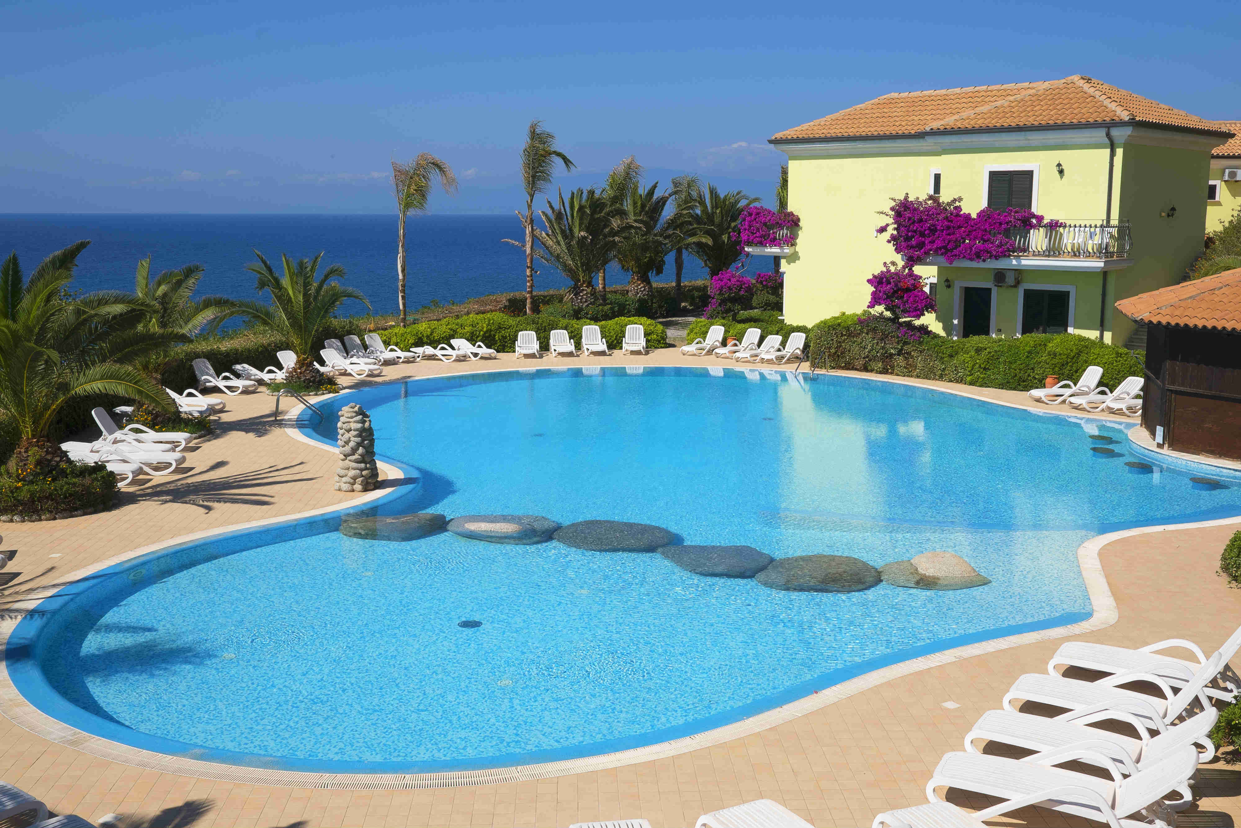 Thb Villa Paglianiti Hotel In Briatico - 