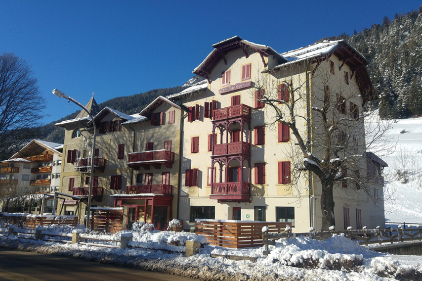 Hotel Piaz   Pozza di fassa 13